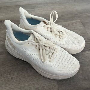 WOMEN’S HOKA CLIFTON 8 RUNNING SHOES